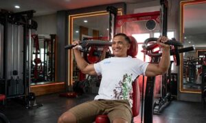 Read more about the article Makan Apa Biar Otot Cepat Jadi? Panduan Diet + Latihan Gym Paling Efektif